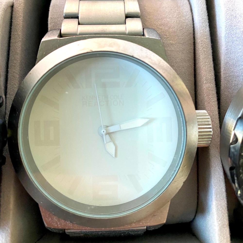 Kenneth Cole Reaction White face watch